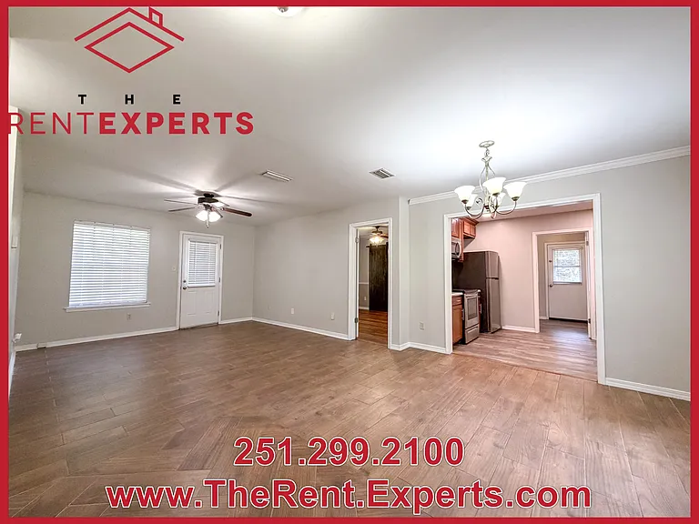 2086 Mesa Dr — Photo 2