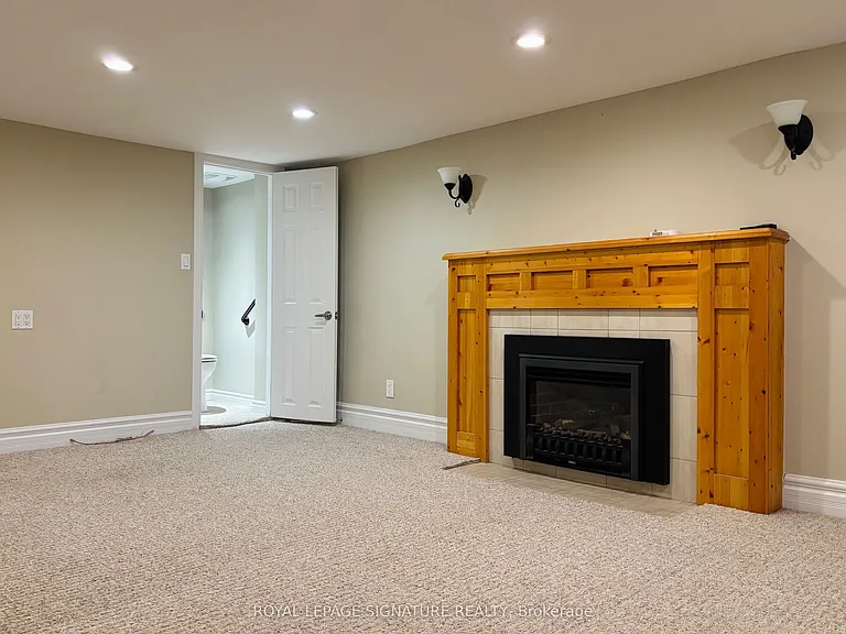 445 Donlands Ave #LOWER — Photo 3