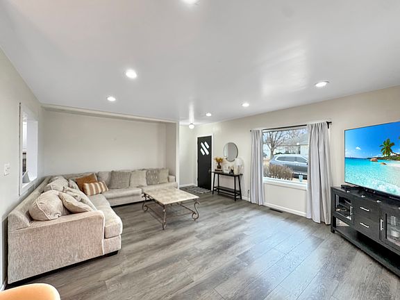 5th image of 1107 Sanger St