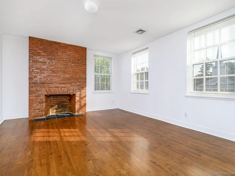 104 East Ave #2 — Photo 3