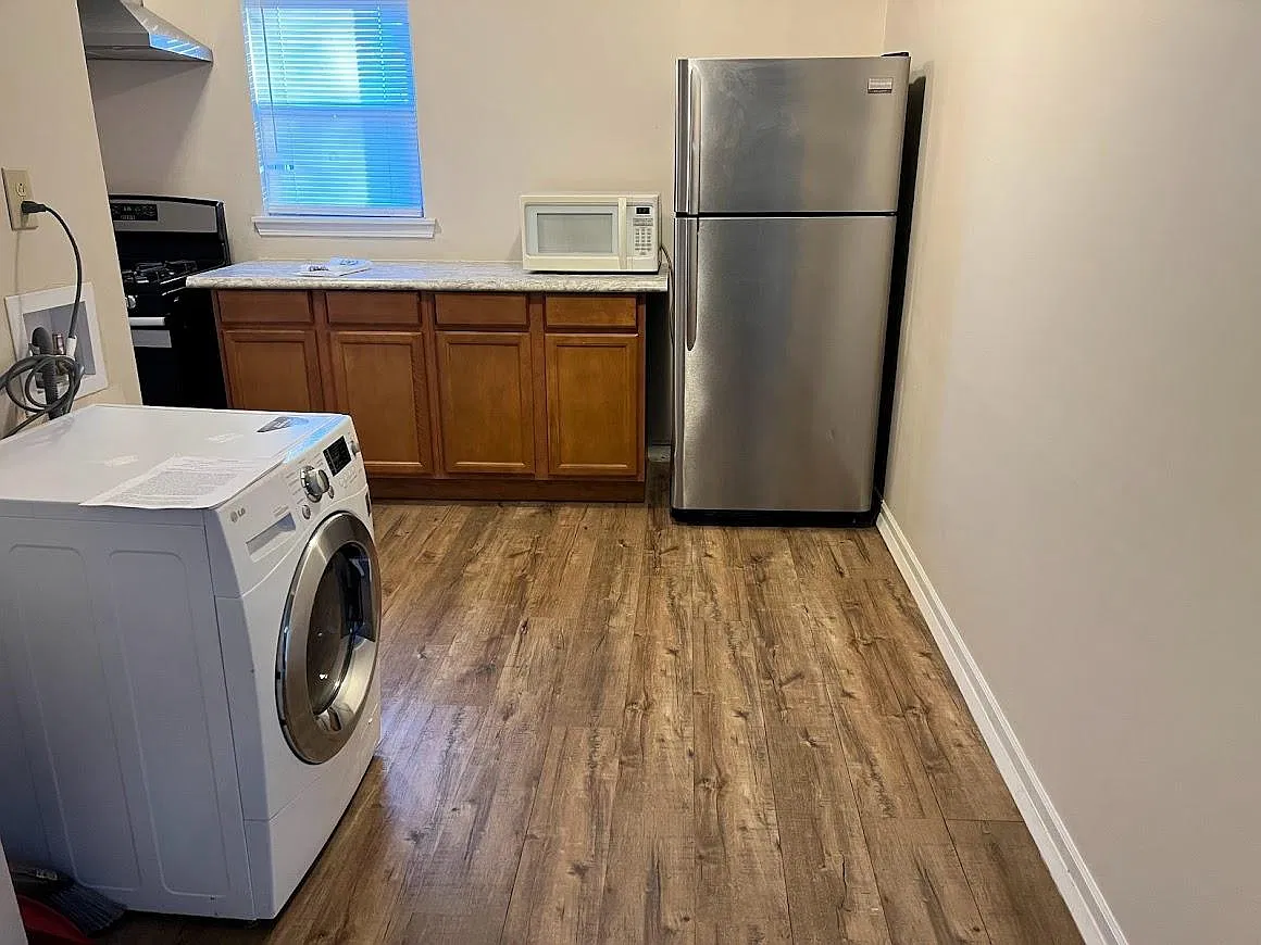 717 Villa St — Photo 2