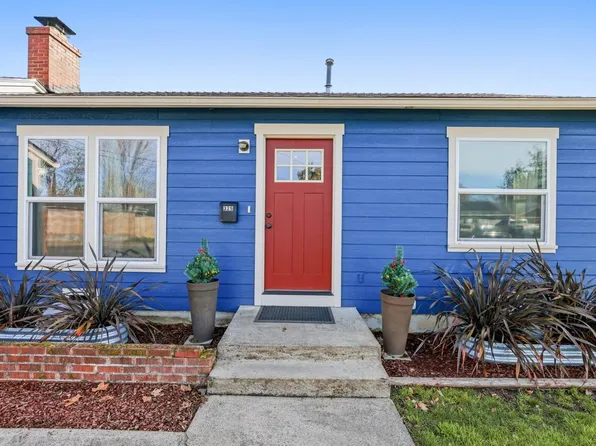 325 W Barnett Rd, Medford, OR 97501
