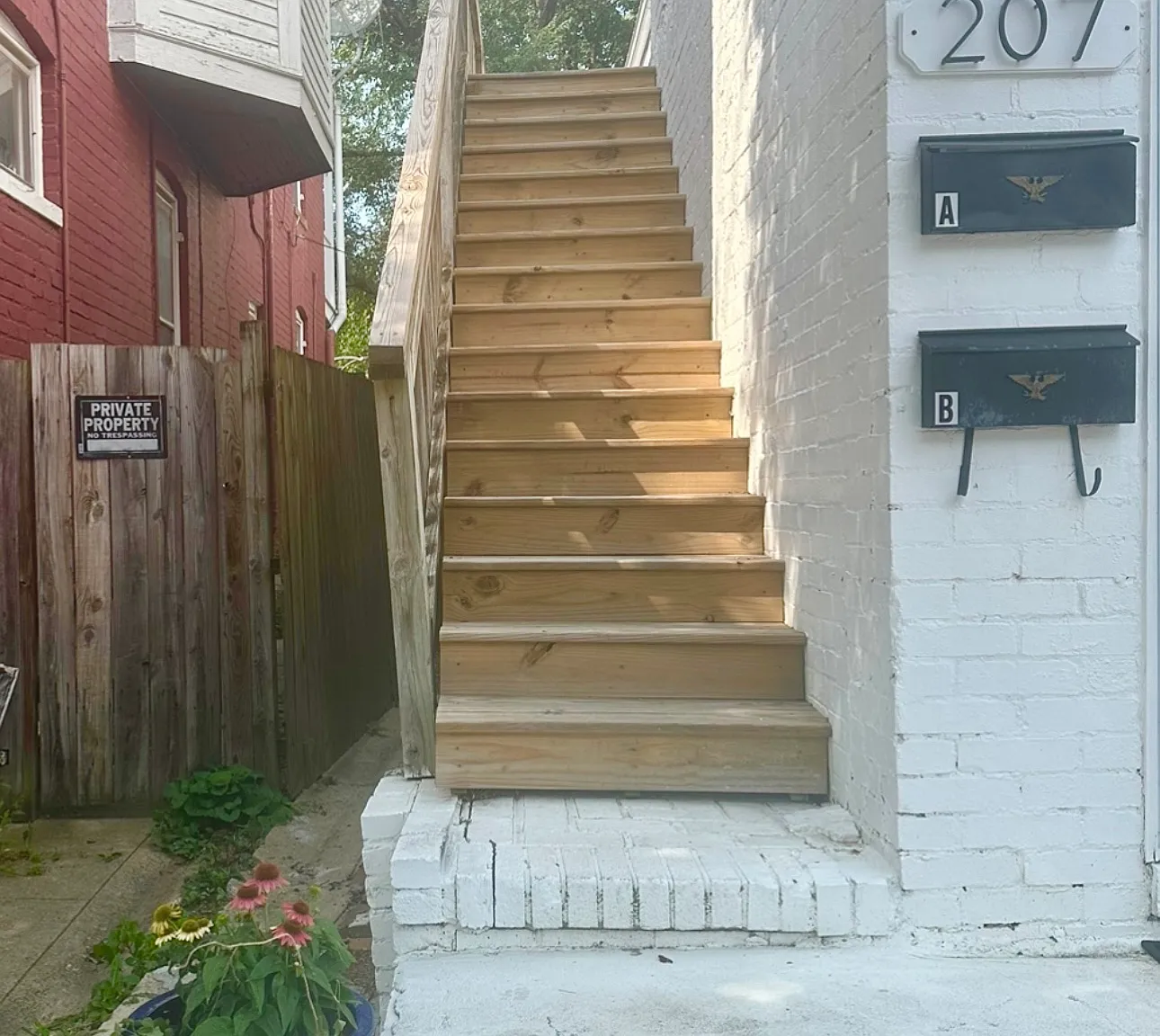 207 W 5th St — Photo 2