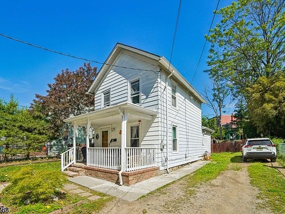 2nd image of 37 Stoll St