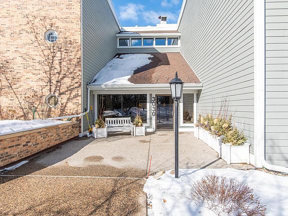 2nd image of 3030 Saint Albans Mill Rd APT 310