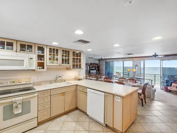 3765 Lower Honoapiilani Rd APT 307, Lahaina, HI 96761