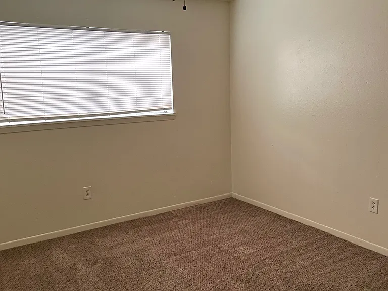 500 E House St #2 — Photo 8