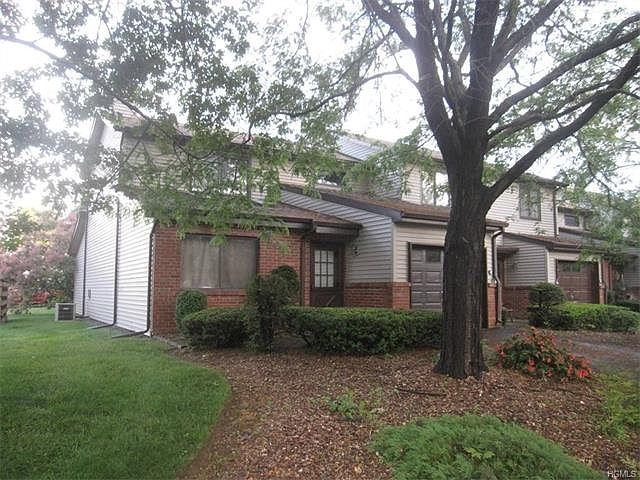 1st image of 526 Barberry Ln