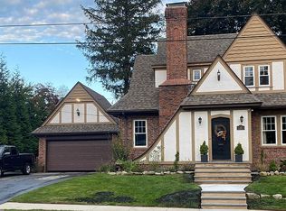 28 Observatory Ave, North Providence, RI 02911