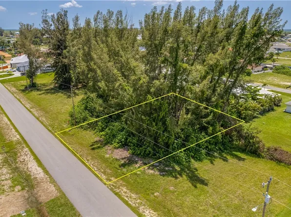120 SW 35th Ave, Cape Coral, FL 33991