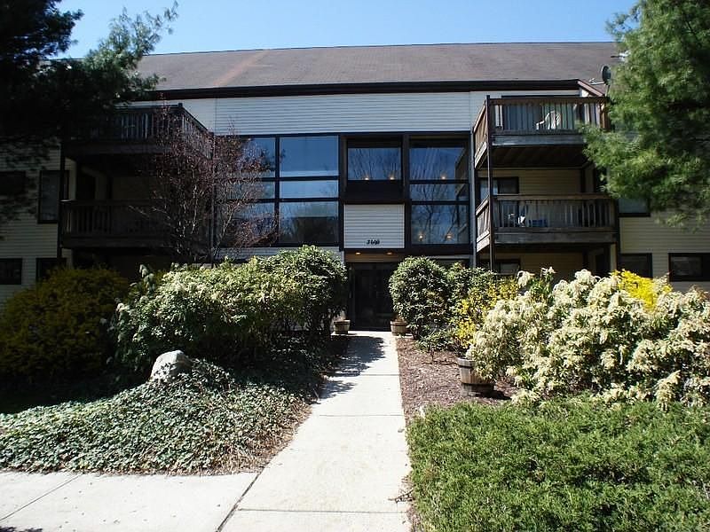 One Bedroom 2nd Floor Unit with Balcony