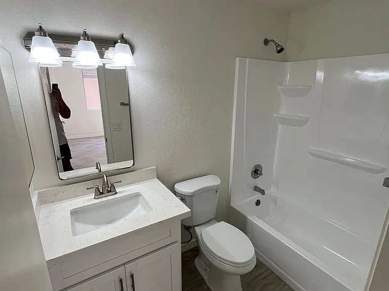 1430 W Camino Ct — Photo 17