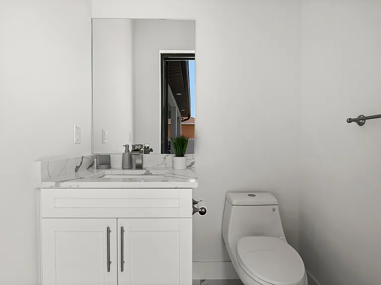 1007 SW Embers Ter — Photo 35