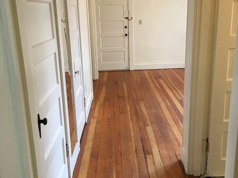 1916 NE Everett St — Photo 10