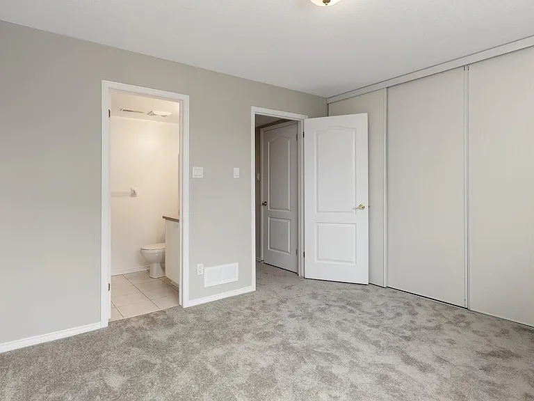 2717 Farriers Ln — Photo 12