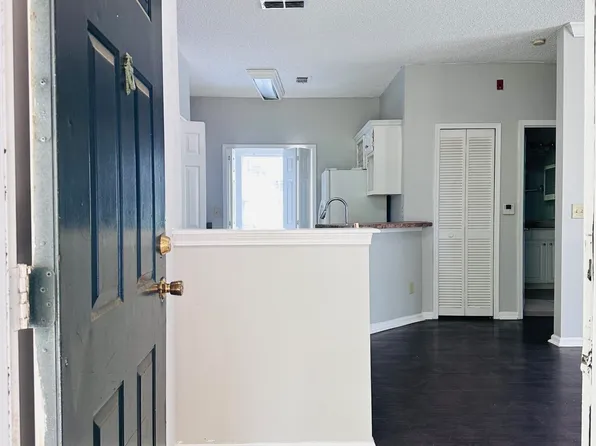 10000 Gate Pkwy N APT 1711, Jacksonville, FL 32246