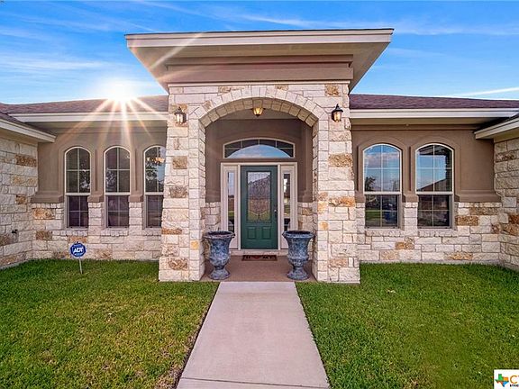 5th image of 1104 Nathan Ln
