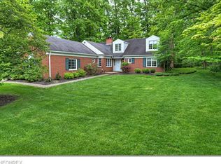 6866 Westwood Dr, Brecksville, OH 44141