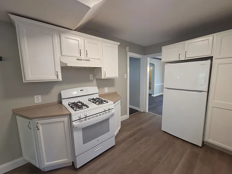 1405 Villa Dr — Photo 8