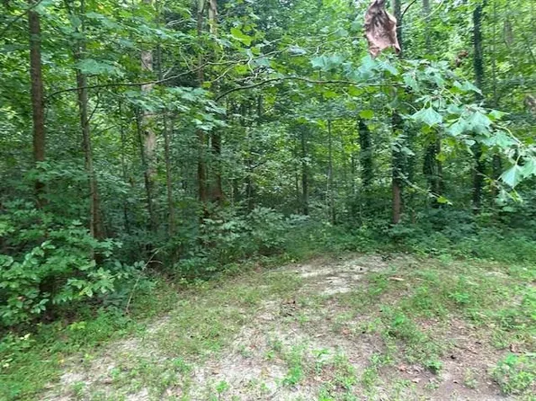 500 Threeway Rd, Warsaw, VA 22572