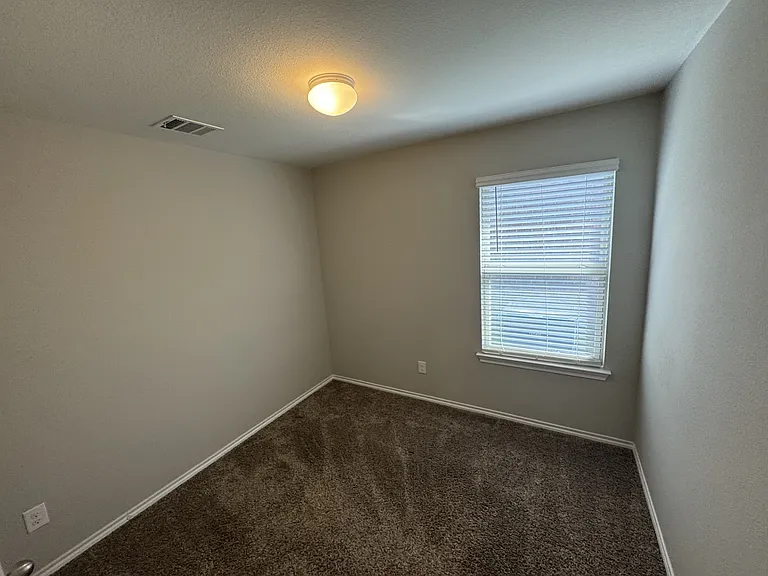 929 Alton Dr — Photo 12
