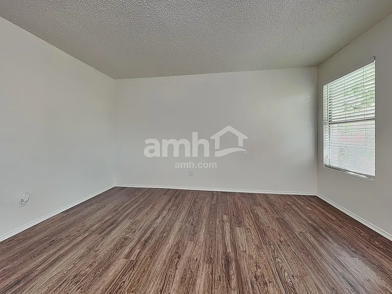 4301 Meadowknoll Dr — Photo 8