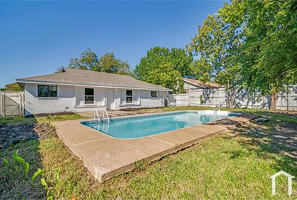 4 bed, 1259 sqft, $2,600 — Photo 2