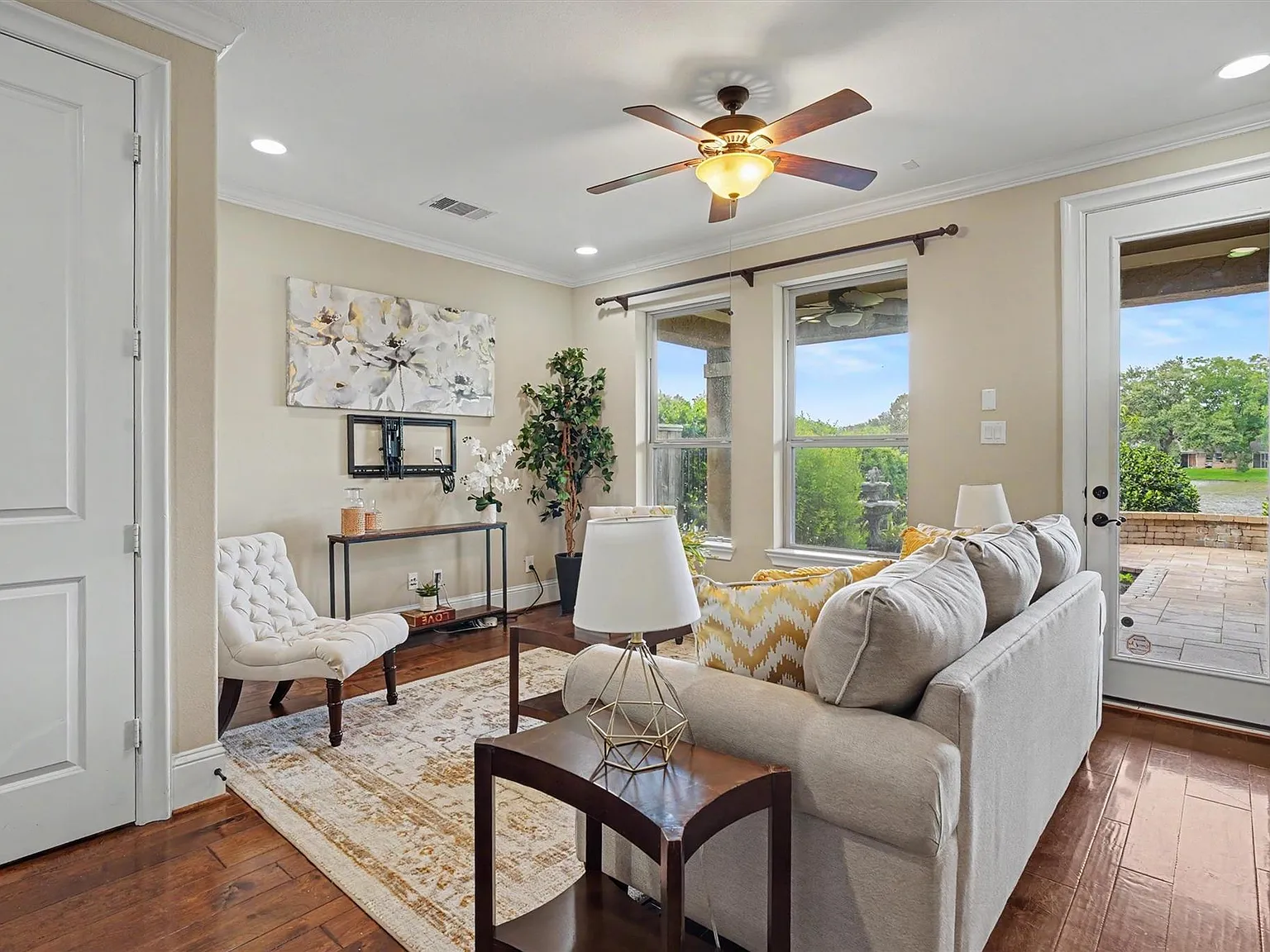 4 bed, 3.5 bath, 3490 sqft, $5,500 — Photo 3