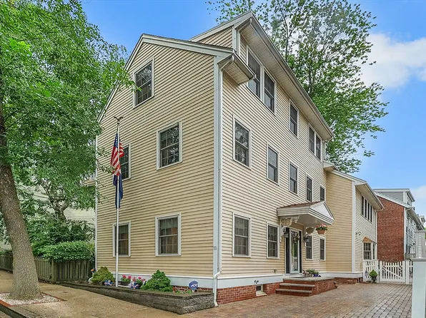 13 Oak St, Charlestown, MA 02129