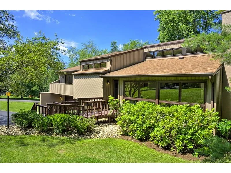 2532 Secretariat Dr photo 1