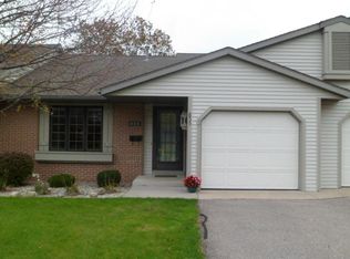 855 Harvest Dr, Holland, MI 49423