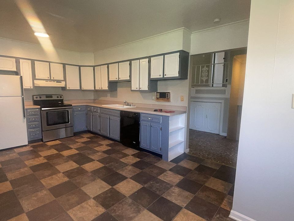 1st image of 824 W Wayne St #828