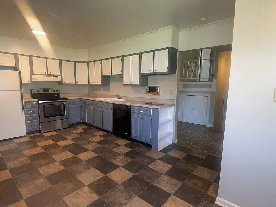 824 W Wayne St. (Wynn Funds, LLC)