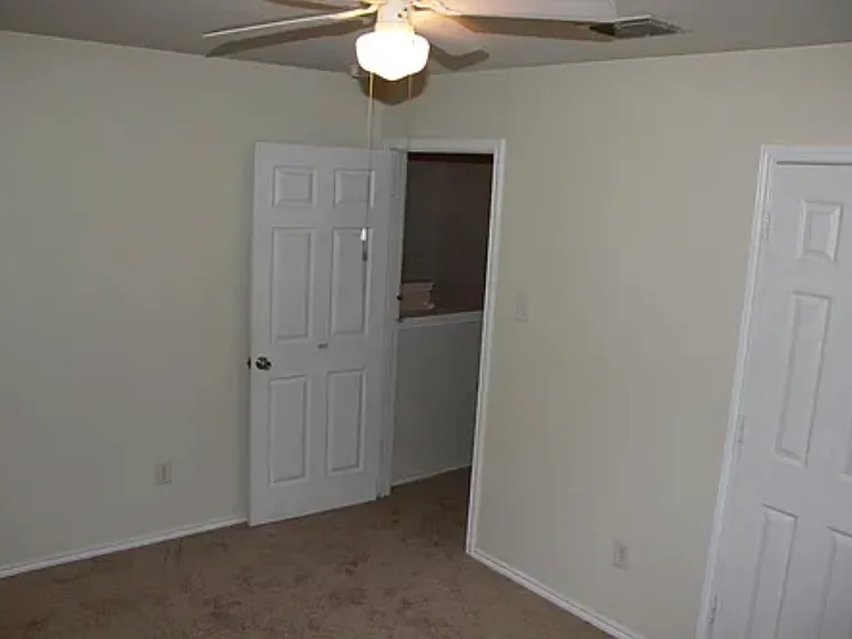 2115 Bigmouth Hook — Photo 13