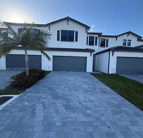 4957 Oakmont Ave — Photo 1