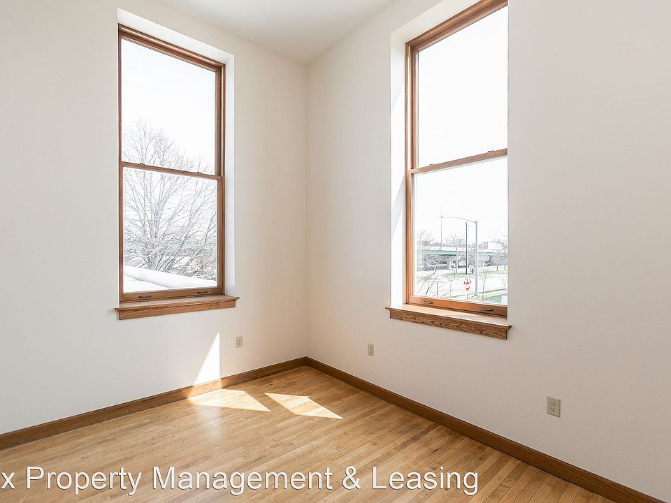 1st image of 346 2nd Ave SW #209