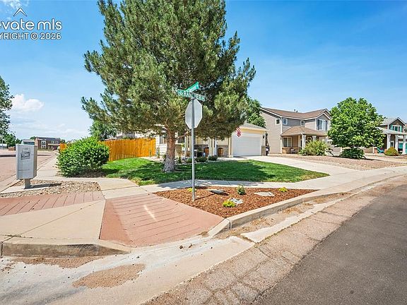 4th image of 875 Rancher Dr