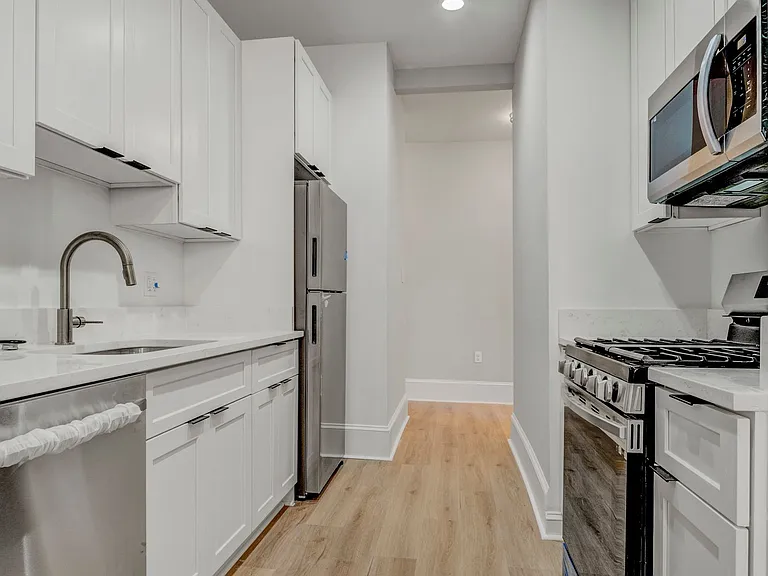 500 G St NE #2 — Photo 6