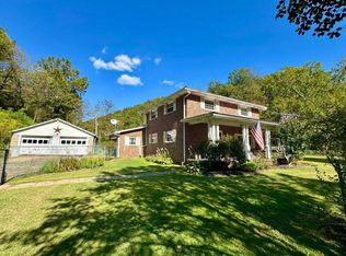 4638 Arnoldsburg Rd, Spencer, WV 25276