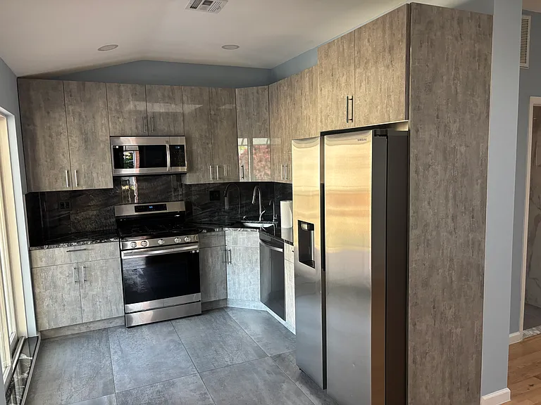 2623 E 21st St #1-2RR — Photo 20