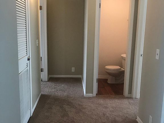 4th image of 1221 Marbee Dr APT 8