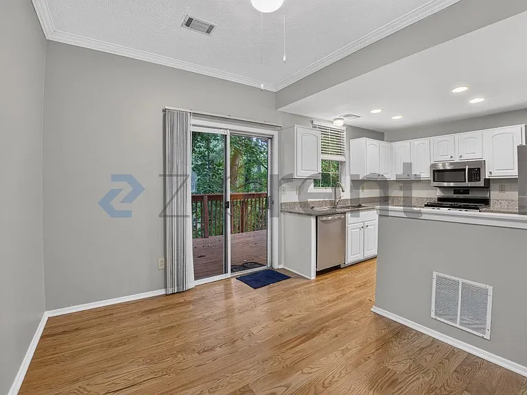 1201 Wedgewood Ct — Photo 10
