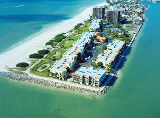 7564 Bayshore Dr APT 202, Treasure Island, FL 33706