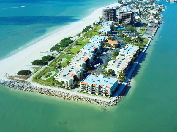 7564 Bayshore Dr APT 202, Treasure Island, FL 33706