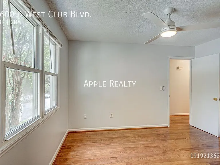 1600 W Club Blvd #B — Photo 13