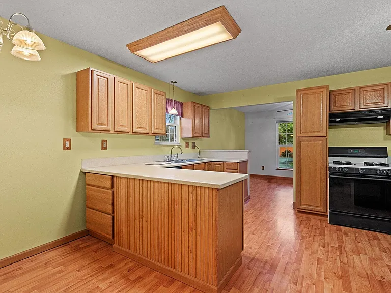 122 Beach Dr — Photo 19