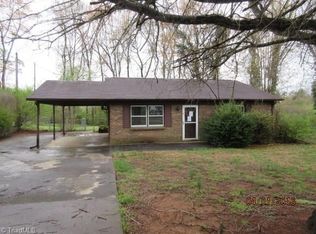 218 Redwood Bend Rd, King, NC 27021