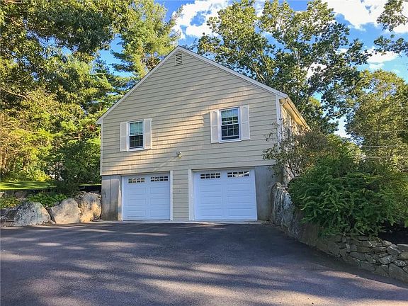 5th image of 70 Newell Dr