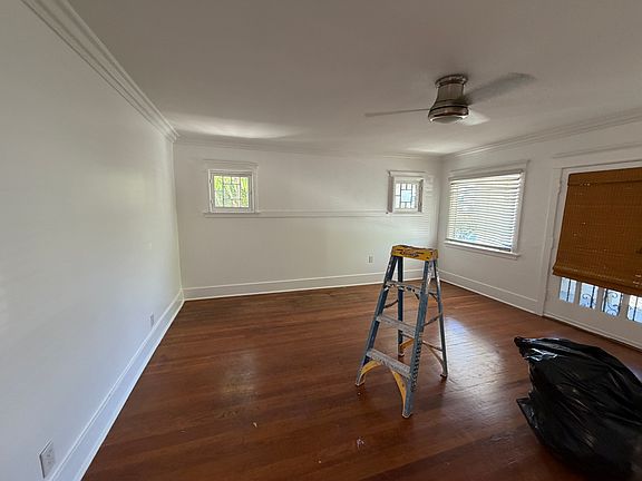 3rd image of 1916 S Rimpau Blvd #1916