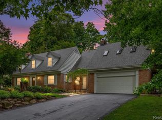 32741 Friar Tuck Ln, Beverly Hills, MI
